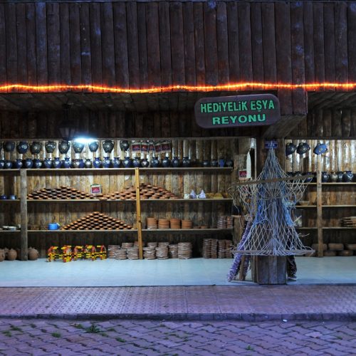 Hediyelik eşya reyonumuz..